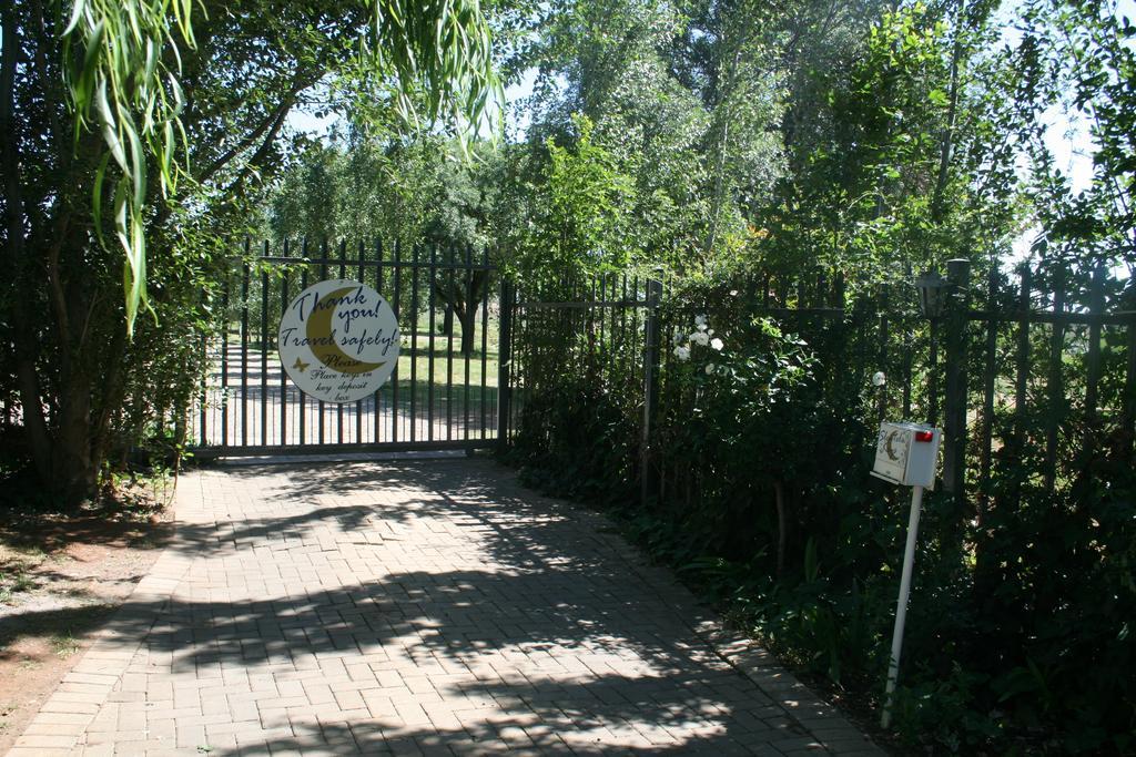 Indigo Moon Guesthouse Lichtenburg Exterior foto