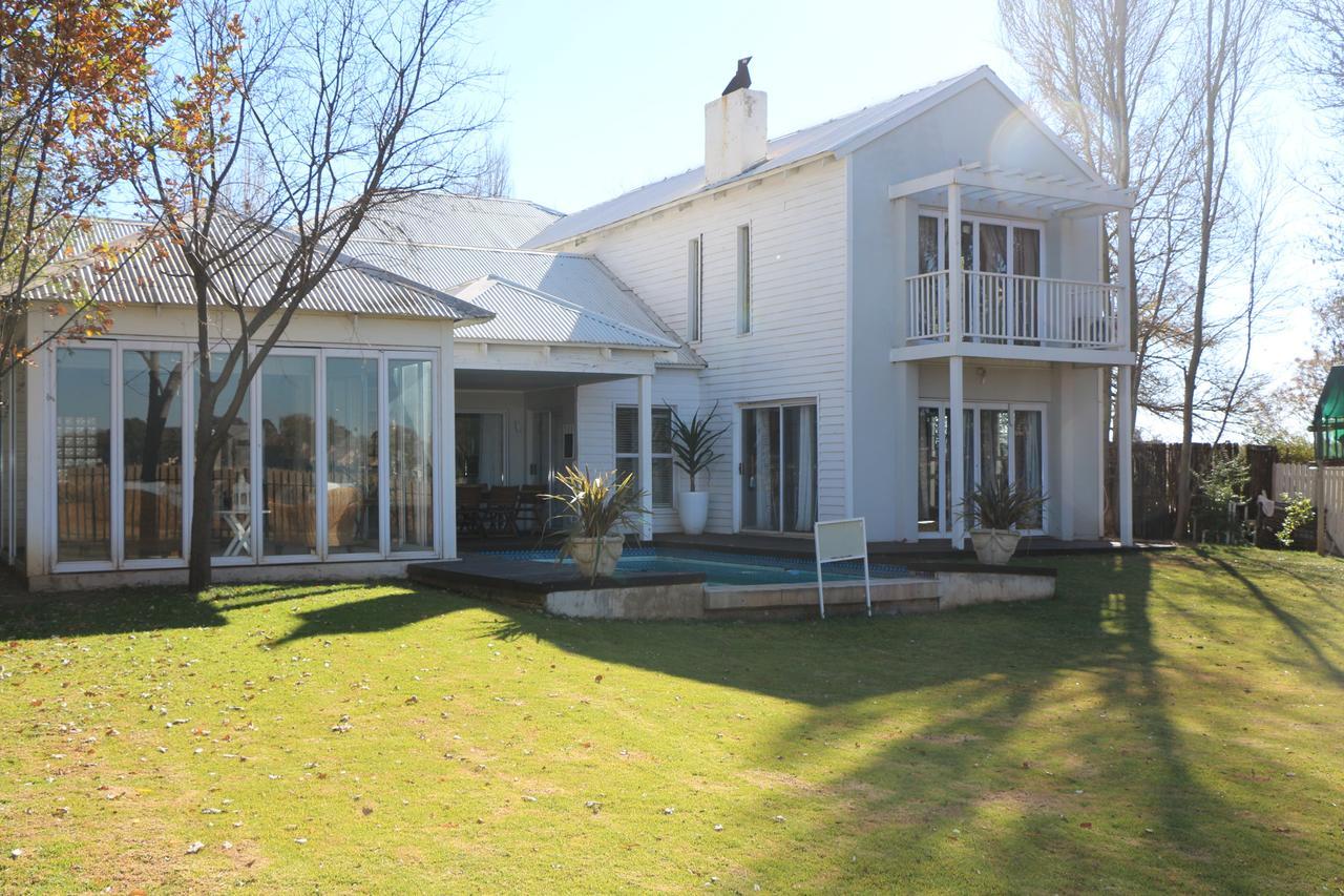 Indigo Moon Guesthouse Lichtenburg Exterior foto