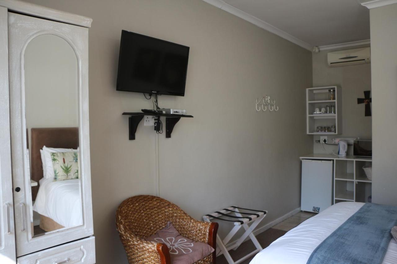 Indigo Moon Guesthouse Lichtenburg Exterior foto