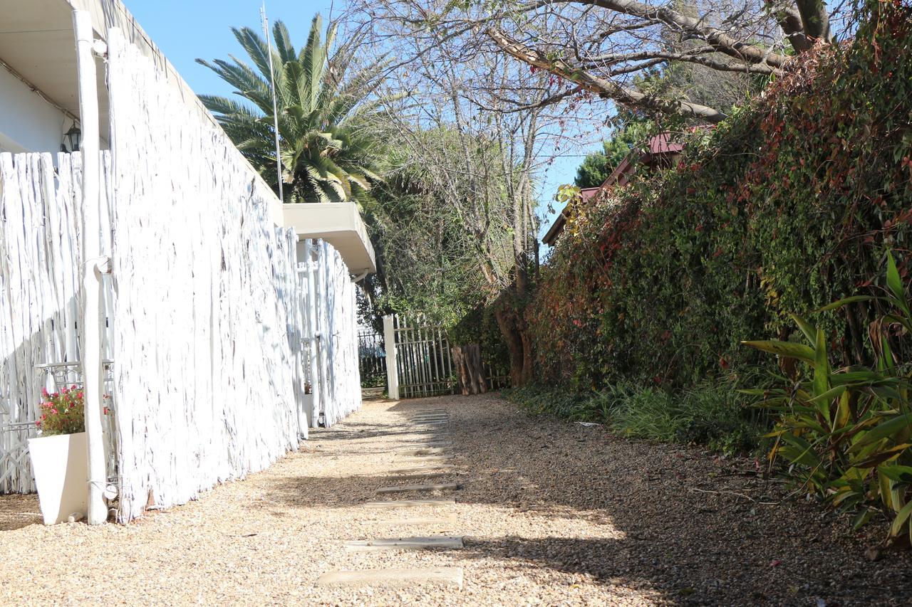 Indigo Moon Guesthouse Lichtenburg Exterior foto